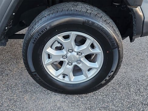 Used 2021 Jeep Wrangler Unlimited Sport image 10