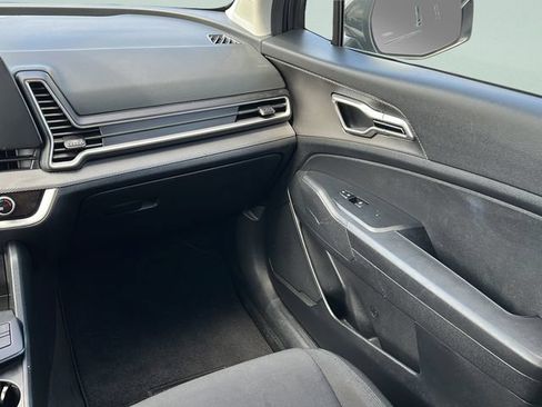 Used 2024 Kia Sportage LX FWD image 13