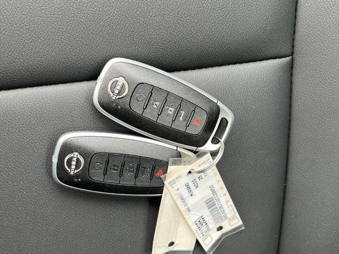 Used 2025 Nissan Murano SV FWD image 17