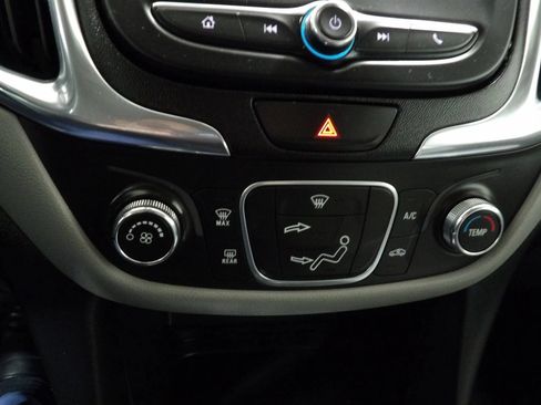 Used 2019 Chevrolet Equinox LS w/ LS Convenience Package FWD image 12