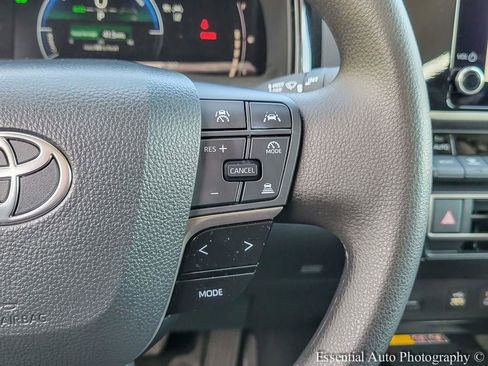 Used 2025 Toyota Camry LE w/ Convenience Package FWD image 17