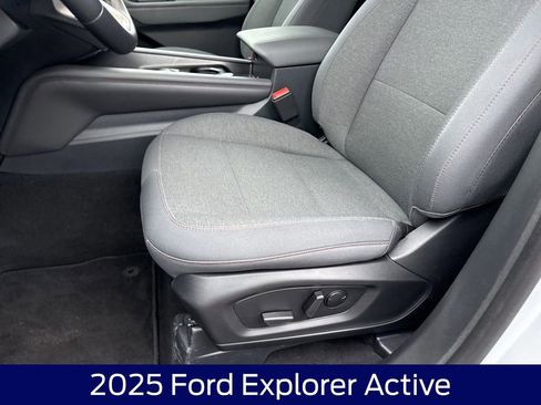 Used 2025 Ford Explorer Active image 12