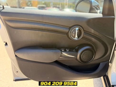 Used 2015 MINI Cooper 4-Door Hardtop FWD image 17