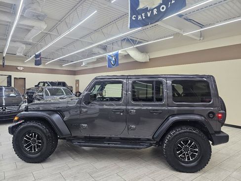 Used 2024 Jeep Wrangler Unlimited Sport AWD/4WD image 9