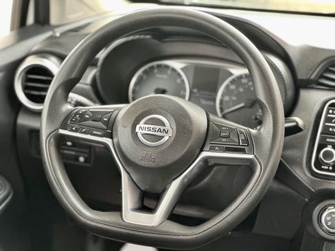 Used 2021 Nissan Versa S FWD image 9