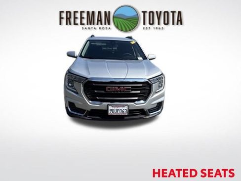 Used 2022 GMC Terrain SLE w/ Driver Convenience Package AWD/4WD image 3