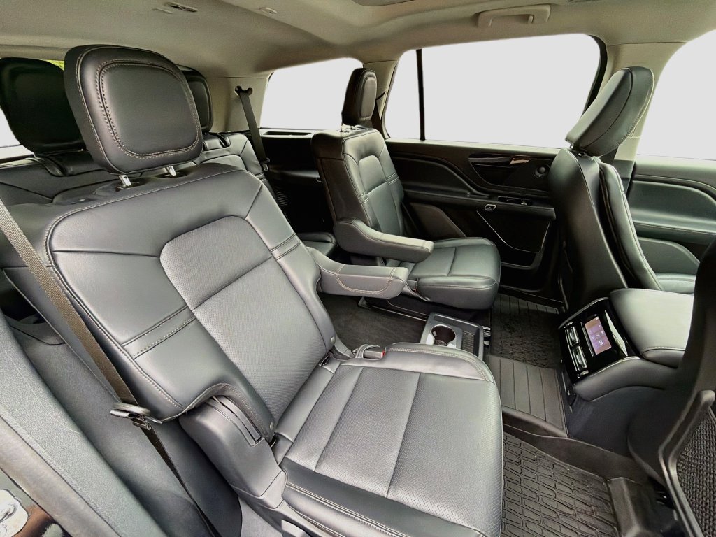 Used 2025 Lincoln Aviator AWD w/ Equipment Group 101A image 31