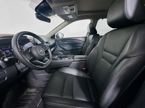 Used 2023 Nissan Rogue SL w/ SL Premium Package image 13