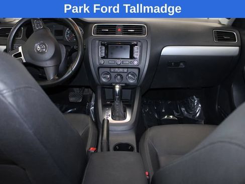 Used 2012 Volkswagen Jetta SEL FWD image 25