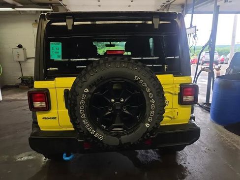 Used 2023 Jeep Wrangler Unlimited w/ Cold Weather Group AWD/4WD image 5
