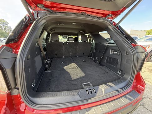 Used 2025 Ford Explorer ST-Line w/ Premium Package AWD/4WD image 32