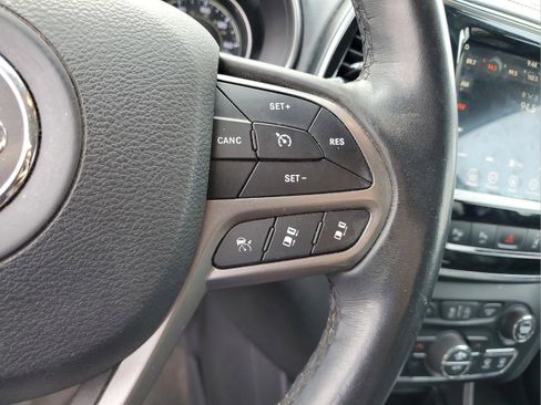 Used 2019 Jeep Cherokee Limited w/ Technology Group AWD/4WD image 24