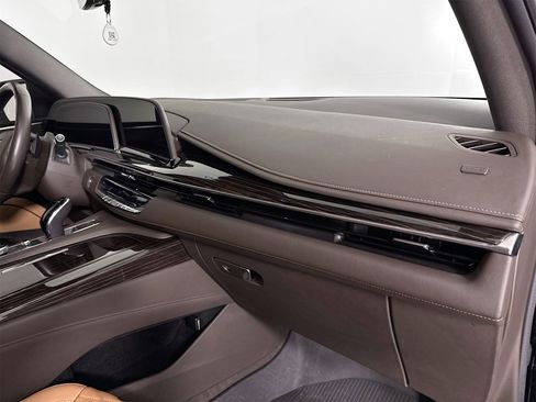 Used 2022 Cadillac Escalade ESV Sport w/ Touring Package image 32