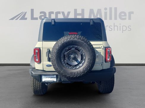 Certified 2025 Ford Bronco Badlands image 4