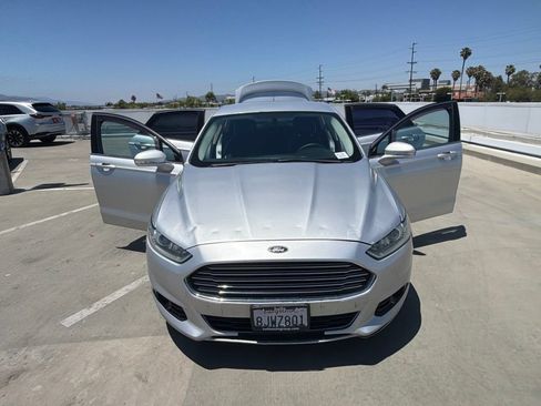 Used 2016 Ford Fusion Titanium FWD image 12