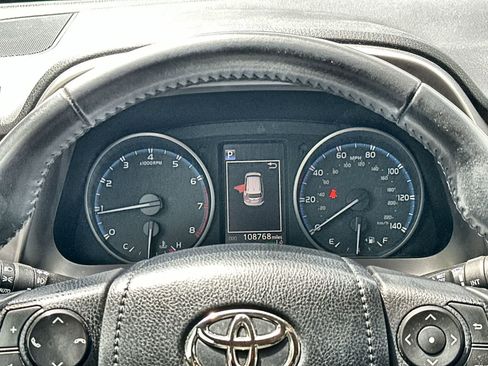 Used 2018 Toyota RAV4 XLE image 24