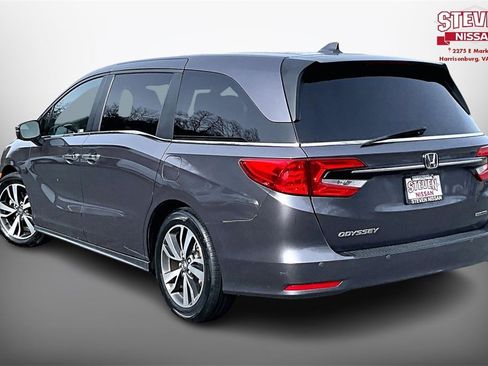 Used 2023 Honda Odyssey Touring image 4