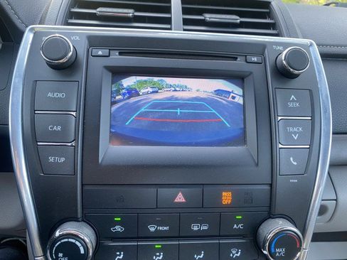 Used 2015 Toyota Camry LE FWD image 14