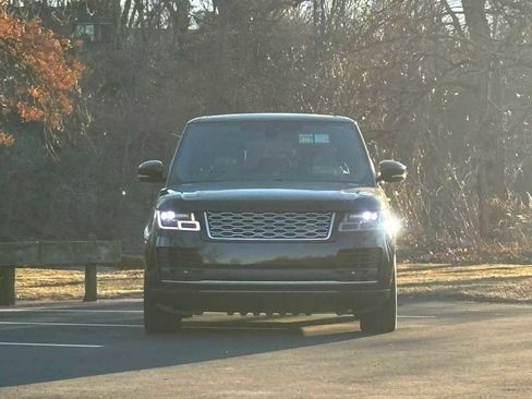 Used 2019 Land Rover Range Rover Supercharged image 2