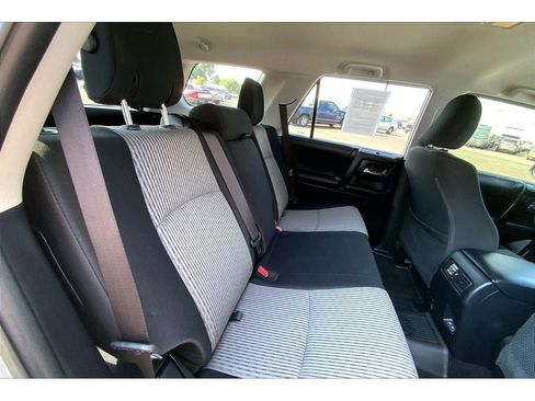 Used 2024 Toyota 4Runner SR5 AWD/4WD image 28