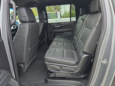 Used 2023 Chevrolet Suburban LT image 28