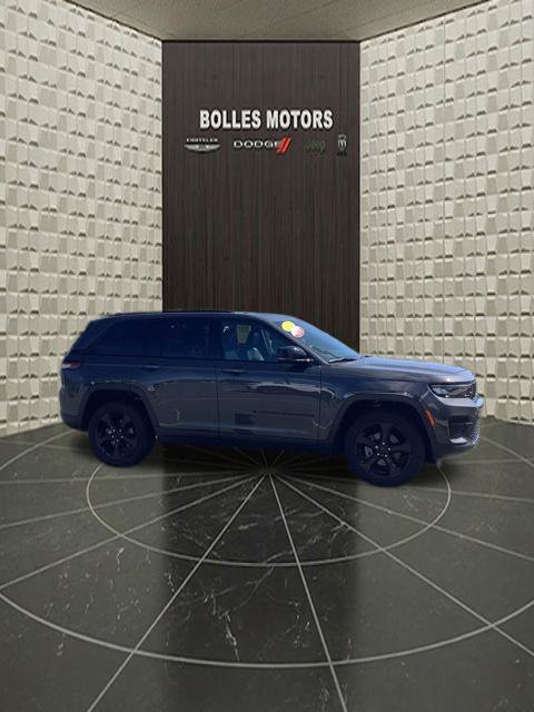 Certified 2024 Jeep Grand Cherokee Altitude AWD/4WD image 4
