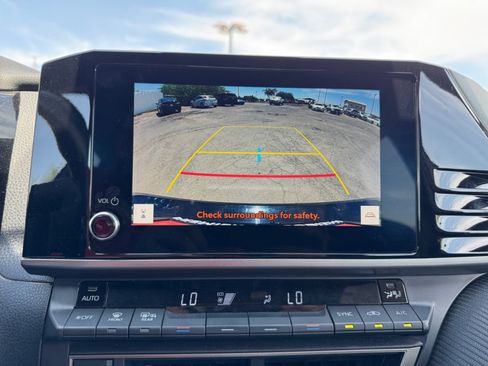 Used 2025 Toyota Camry SE FWD image 21