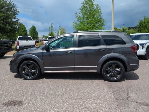 Used 2018 Dodge Journey Crossroad w/ Nav & Sun Group FWD image 3