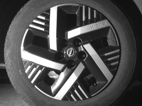 Used 2025 Nissan Kicks SV image 13