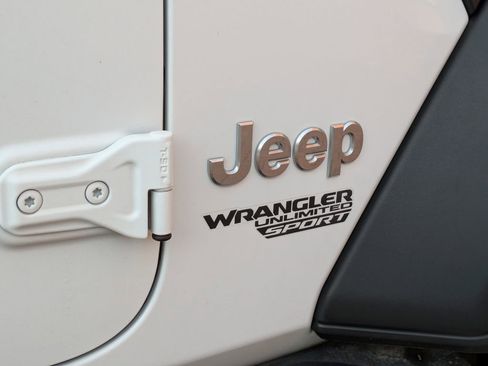 Used 2021 Jeep Wrangler Unlimited Sport image 8
