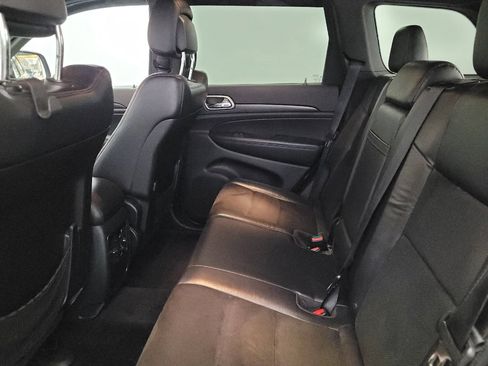 Used 2018 Jeep Grand Cherokee Laredo AWD/4WD image 18