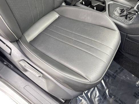 Used 2023 Volkswagen Tiguan SE w/ Panoramic Sunroof Package FWD image 49