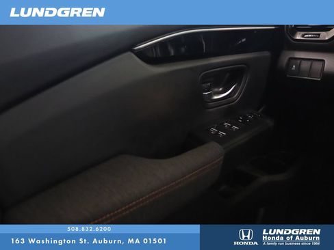 Used 2025 Honda Pilot Sport image 29