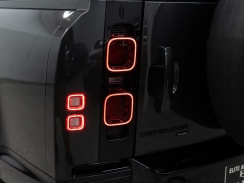 Used 2023 Land Rover Defender 130 X-Dynamic SE AWD/4WD image 51