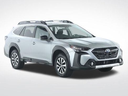 Used 2024 Subaru Outback Premium AWD/4WD image 10