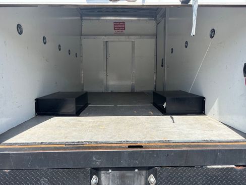 Used 2022 Ford Transit 350 DRW RWD image 10