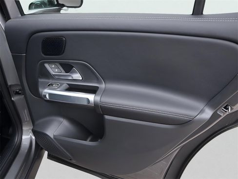 New 2026 Mercedes-Benz GLB 250 4MATIC image 16