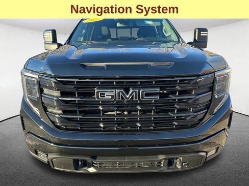 Used 2022 GMC Sierra 1500 Elevation w/ Preferred Package image 4