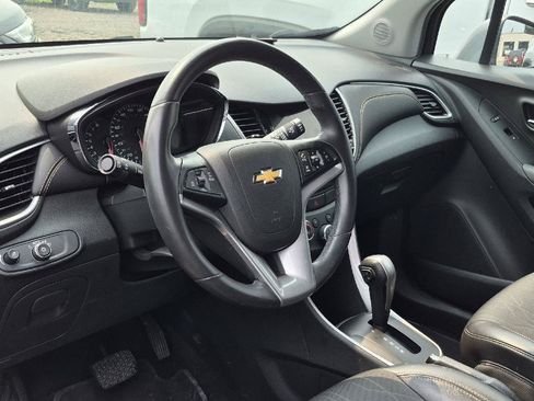 Used 2019 Chevrolet Trax LT w/ LT Convenience Package AWD/4WD image 7
