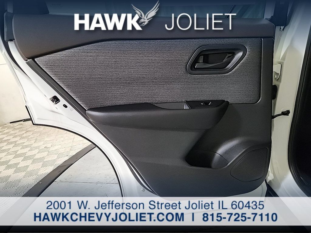 Used 2023 Nissan Rogue S FWD image 17