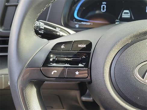 Used 2025 Hyundai Elantra Sport image 5