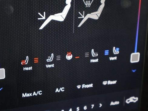 Used 2024 RAM 3500 Laramie w/ Towing Technology Group image 29