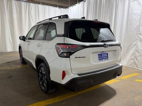 Certified 2025 Subaru Forester Premium AWD/4WD image 5
