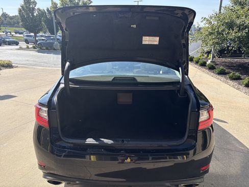 Used 2017 Lexus ES 350 w/ Luxury Package FWD image 32