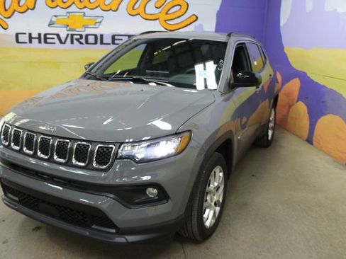 Used 2023 Jeep Compass Latitude AWD/4WD image 4