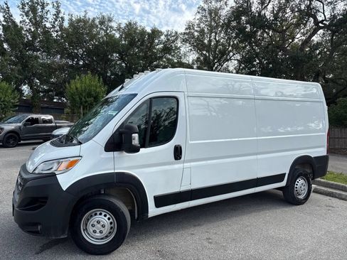 Used 2026 RAM ProMaster 2500 w/ Convenience Group FWD image 3