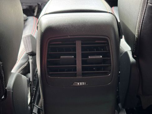 Used 2025 Ford Escape ST-Line image 34