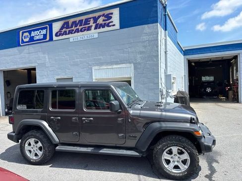 Used 2022 Jeep Wrangler Unlimited Sport AWD/4WD image 7