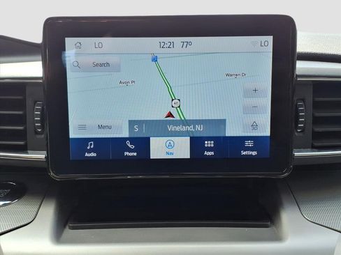 Used 2022 Ford Explorer XLT w/ Equipment Group 202A image 28