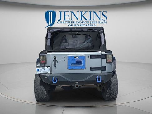 Used 2017 Jeep Wrangler Unlimited Sahara image 6